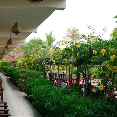 Bamboo Garden Hotel Serrekunda Dış mekan fotoğraf