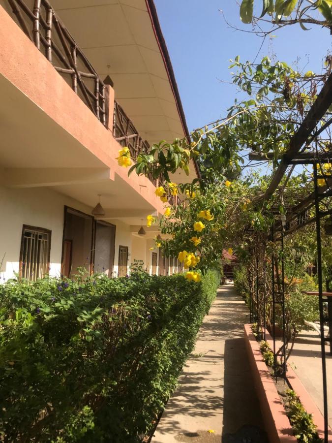 Bamboo Garden Hotel Serrekunda Dış mekan fotoğraf