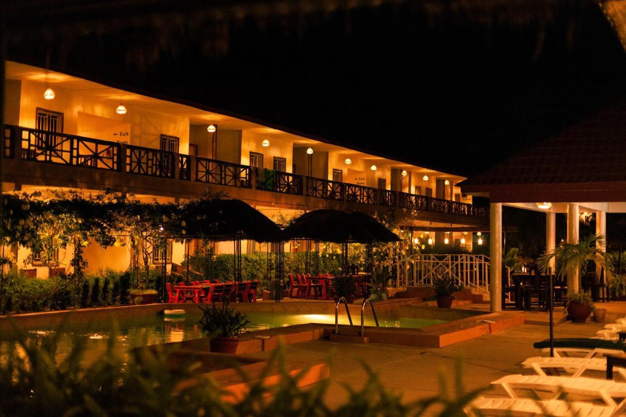 Bamboo Garden Hotel Serrekunda Dış mekan fotoğraf
