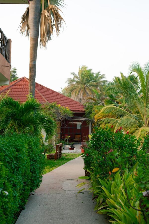 Bamboo Garden Hotel Serrekunda Dış mekan fotoğraf