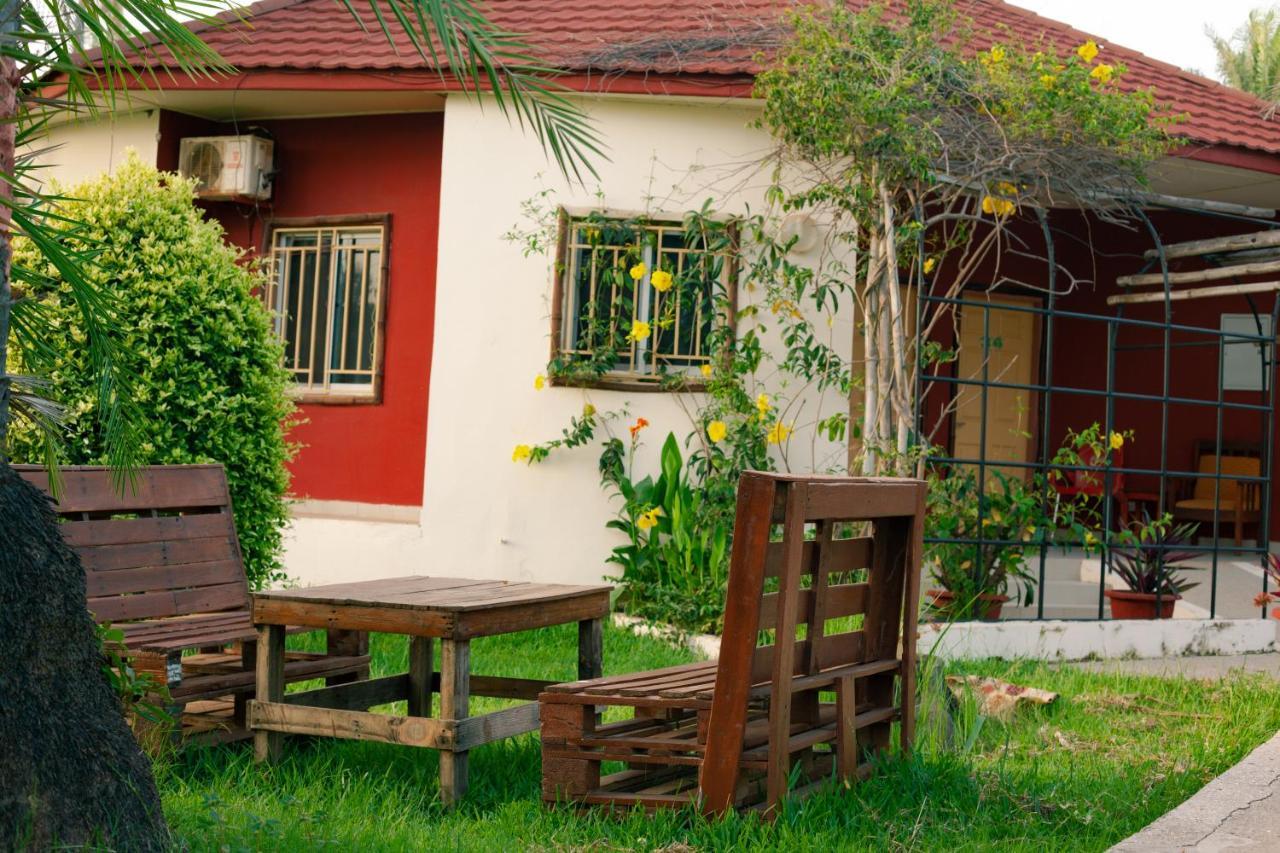 Bamboo Garden Hotel Serrekunda Dış mekan fotoğraf