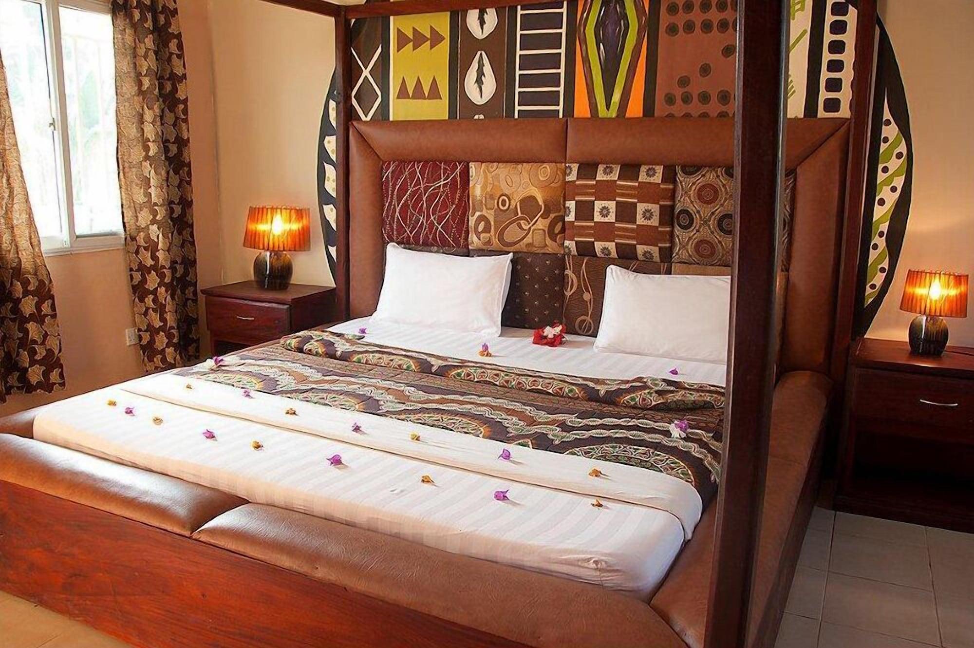 Bamboo Garden Hotel Serrekunda Dış mekan fotoğraf