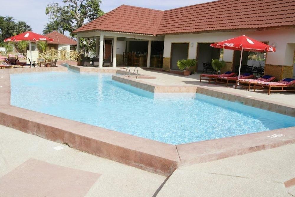 Bamboo Garden Hotel Serrekunda Dış mekan fotoğraf