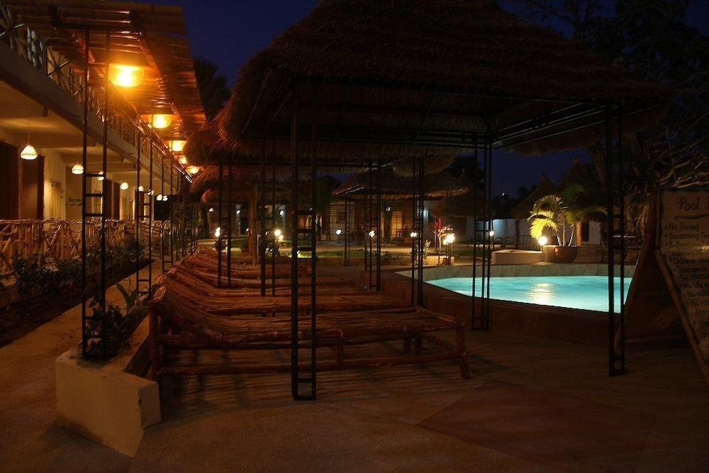 Bamboo Garden Hotel Serrekunda Dış mekan fotoğraf